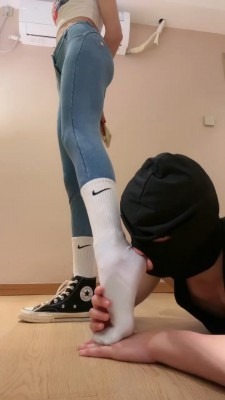 直播视频 《美娜格格》白袜控必入-火车18小时超臭原味羞辱/深喉插吐 [48分56秒]