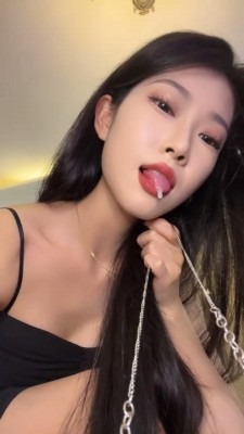 资讯|直播视频 《第一视角》镜镜女神POV无底线羞辱合集（含辱母内容） [9分46秒]