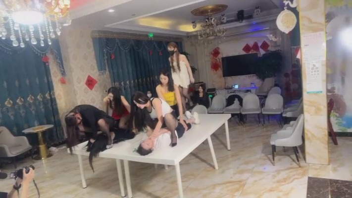 直播视频 《cc.s》推荐-超多美女S聚会-群调多奴《二》 [48分56秒]