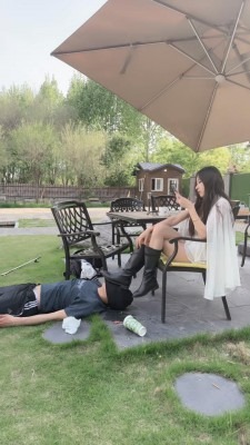直播视频 《沅芷大人》户外皮靴碾狗爪/靴底踩喂食 [48分56秒]
