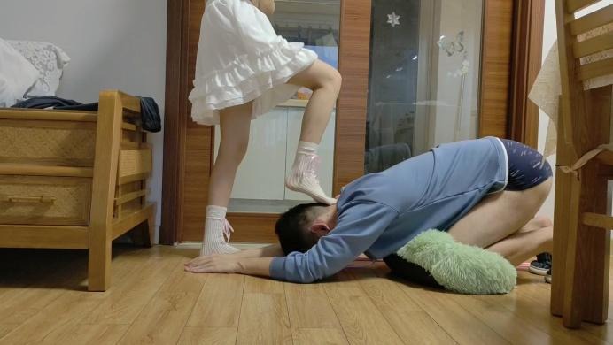 资讯|女王女主 腿绞蛇精 [32分35秒]