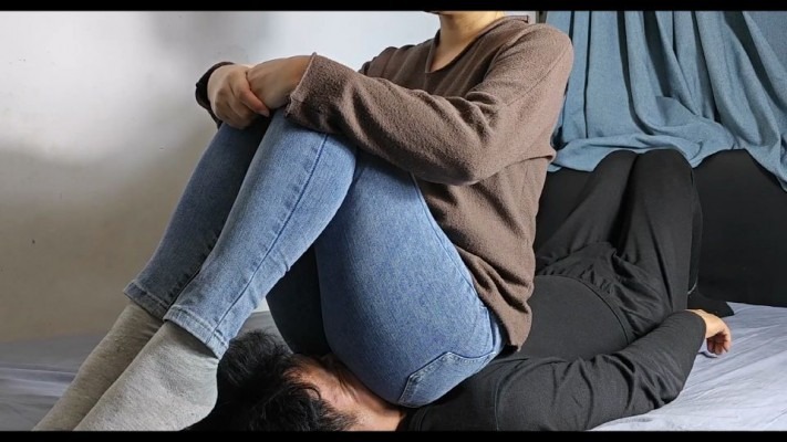 资讯|女王女主 全体重牛子裤坐脸 [32分35秒]