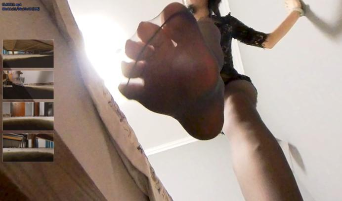 明妃女王 《明视界》明妃VR视角玩弄调戏几个小人 [21分24秒]