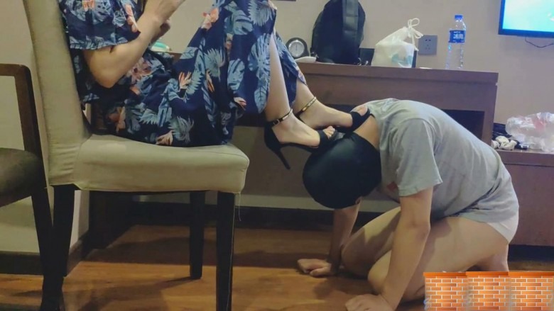 资讯|女王女主 《恋兮夫妻主高端定制片》圣水羞辱贱奴全方位伺候 [27分41秒]