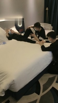 直播视频 《舞池大大》双奴伺候主人洗漱就寝 [30分19秒]