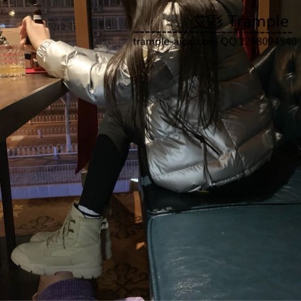 资讯|直播视频 《VIVI》酒吧臭棉袜跺死贱狗 [48分56秒]