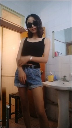 crush 性感女神热裤坡跟暴踩龙虾 [9分14秒]