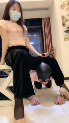 资讯|直播视频 《草莓奶昔》圣水淋浴/超强裸足深喉 [48分56秒]