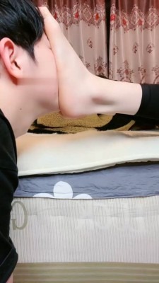 直播视频 《175艾琳》近距离裸足恋足舔 [30分19秒]