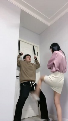 资讯|直播视频 《樱木花椒》吊绑提档-高跟全体重踩踏虐打 [48分56秒]