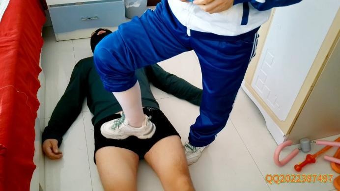 女王女主 坏女生霸凌三好学生 [48分56秒]