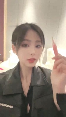 资讯|直播视频 《爆爆》调CD-口球塞嘴/舔靴/恋黑丝脚 [30分19秒]