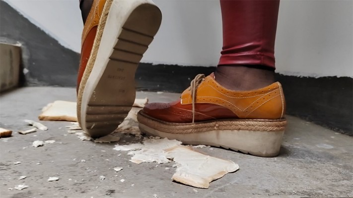 资讯|crush 粗口8分钟网T语言羞辱&amp;口水+皮鞋踩面包 [9分43秒]