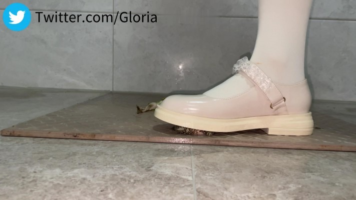 资讯|crush C2226 &#8211; 白丝小皮鞋踩烂蛙 [6分44秒]