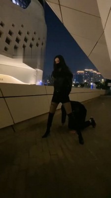 资讯|直播视频 《扶桑》户外遛狗-长靴全体重踩踏 [48分56秒]