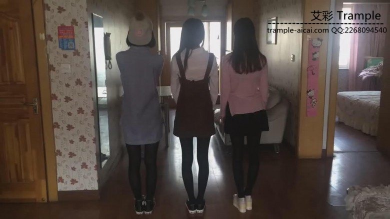 女王女主 《精品典藏》三个妹子的下午茶系列，重点看袜底！！ [32分35秒]