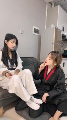 女王女主 《与精神小妹的那些事》文文、小伊戏耍老狗 [48分56秒]