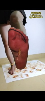 资讯|crush 纯儿黑丝碾踩小金鱼 [8分14秒]