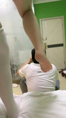 直播视频 《草莓奶昔》近距离超强深喉 [48分56秒]