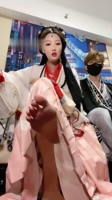 资讯|直播视频 《思思姐姐》情侣主-汉服-大小姐第一视角辱 [9分46秒]