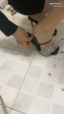 资讯|crush 《雅泫》裸足凉高让蟋蟀痛苦 [10分14秒]