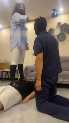 资讯|直播视频 《辣姐》双奴-马奴-重度抽耳光-全体重踩踏 [48分56秒]