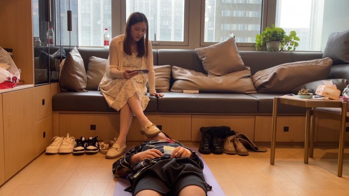 黑丝诱惑 《黑丝诱惑》贱狗给沐沐主人清理多双脏鞋底 [23分34秒]