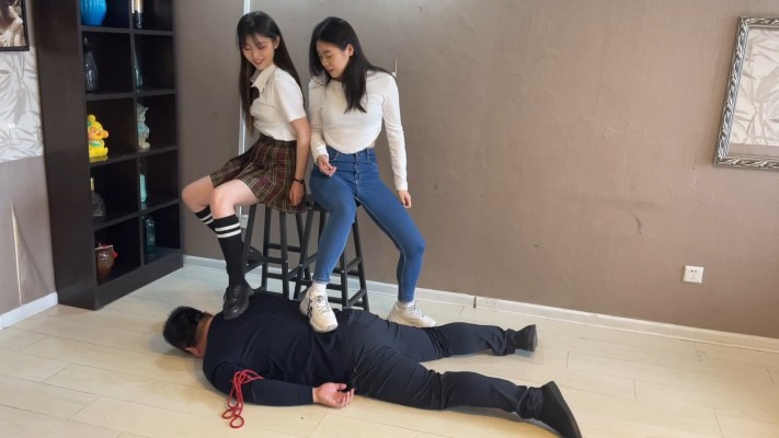 碎蛋娇娃 『超S·联盟』机智少女脱逃复仇 [48分56秒]