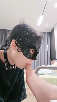 直播视频 《小羊》母畜睡前舔脚伺候 [30分19秒]