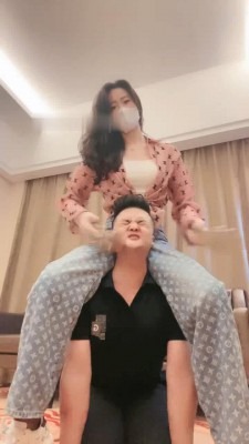 直播视频 《禾未》发泄沙包-暴揍/拖鞋底抽耳光/踩踏钻胯 [48分56秒]
