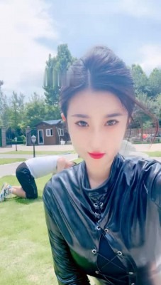 资讯|直播视频 《沅芷大人》双S御姐户外最残酷重度鞭打之刑《双视角完整版》 [35分40秒]