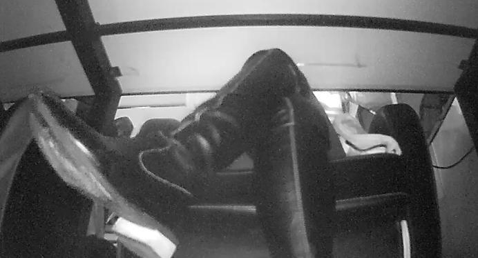 资讯|crush 2021.3月初网吧两段长靴无意识舔鞋底 [23分34秒]