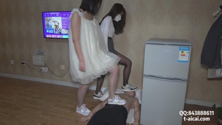 资讯|女王女主 《素人S》欣欣和糖糖的双人运动鞋踩踏 [48分56秒]