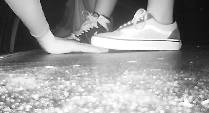 资讯|女王女主 《无意识紫杨》2020.8.23电影院板鞋运动鞋无意识踩手 [23分37秒]