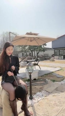 直播视频 《沅芷大人》御姐公园骑趴马奴/作人体休闲椅/鞭抽sp [35分40秒]