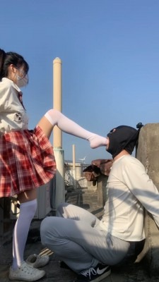 直播视频 《宝爷》萝莉主白丝深喉/捆绑狗强制/骑马遛狗 [48分56秒]