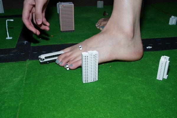 资讯|crush 女巨人酸臭巨足城市中弥漫+379张截图 [21分24秒]