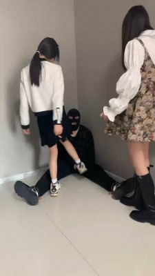 资讯|直播视频 《精神小妹》双学生主重度踢踹/喝圣水/穿鞋踩踏 [48分56秒]