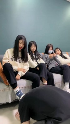 资讯|直播视频 《精神小妹S》精彩-被6位素人学生主暴打/踩踏/袜子羞辱 [48分56秒]