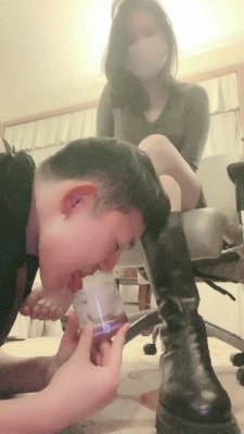 资讯|直播视频 《强抚》鞋袜除臭器/袋子套头窒息/喝棉袜水 [48分56秒]