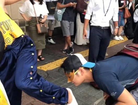 资讯|日韩调教 街头用抽签的方式闻脚耳光踢打 [48分56秒]