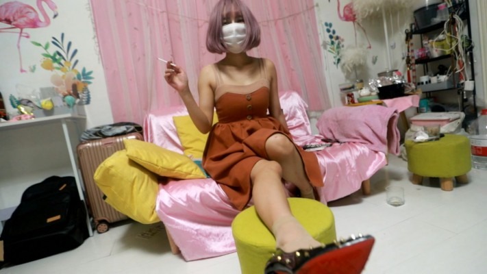 女王女主 《芊芊》暴汗臭短肉丝pov语言羞辱脚奴 [20分0秒]