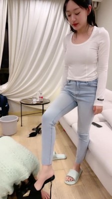 资讯|直播视频 《上海赵丽颖》车模S带表姐入圈调母畜 [30分19秒]