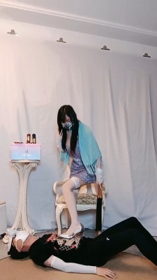 直播视频 《野兔》艺校女神高跟白丝提档/踩踏 [17分26秒]