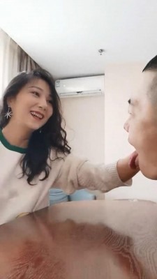 直播视频 《琛儿》脏鞋底清理闻臭袜 [48分56秒]