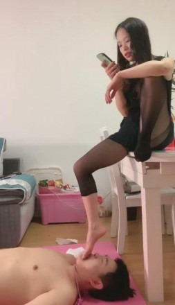 直播视频 《灵灵S》只配仰视着被插 [48分56秒]
