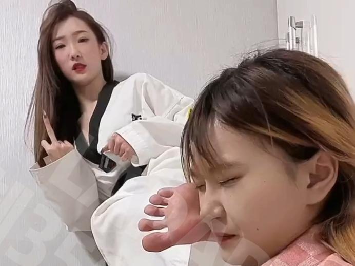 热血女神 《LAPAPA女M》高中生jk母畜被不良少女初柒当做沙袋踢脸踢裆喷shui爽（下） [30分19秒]
