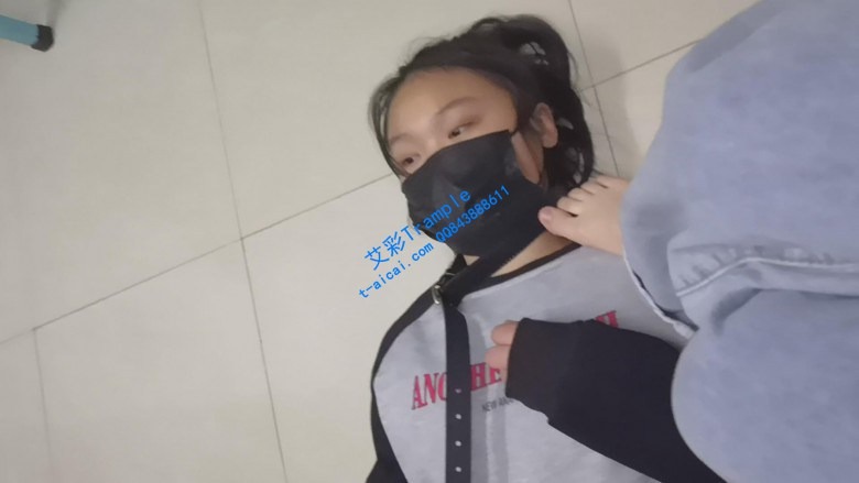 女王女主 《校园女M系列》叼袜子帆布鞋宿舍遛狗 [35分22秒]