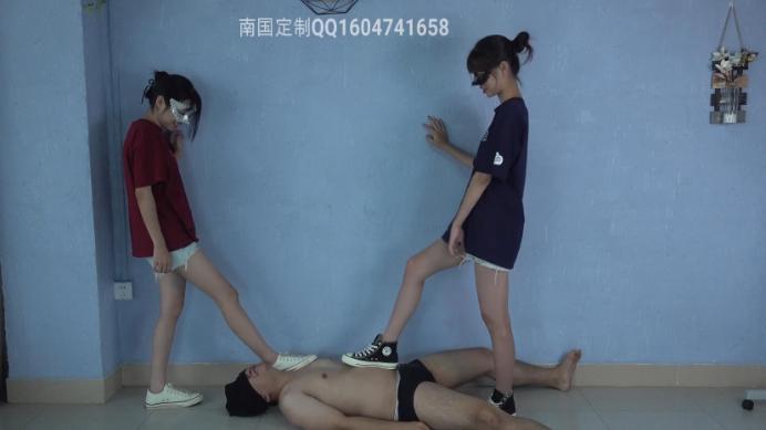 南国原创 《南国原创》花花教学平台如何玩弄M隶，脚下蹂躏羞辱，竟然连续2次，2次！ [17分26秒]