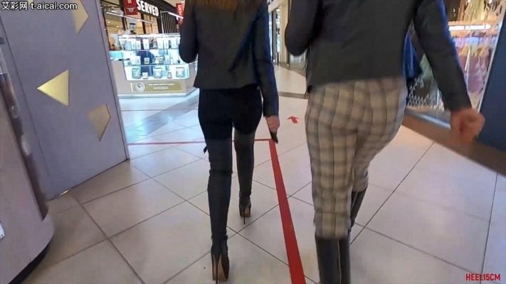 欧美调教 15CM-刚踩完女厕所地板的脏鞋底是什么味道？跪舔女神商场上完公厕后的脏鞋底 [23分34秒]